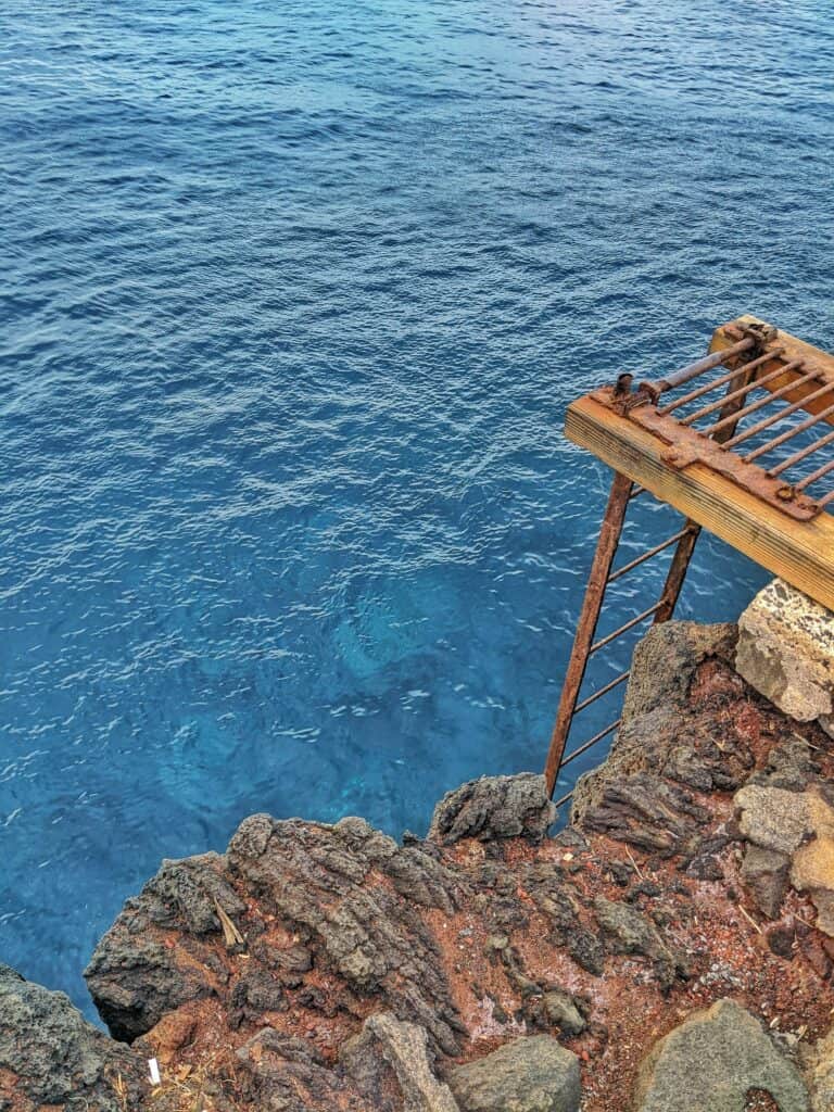 south point hawaii landing rusty ladder