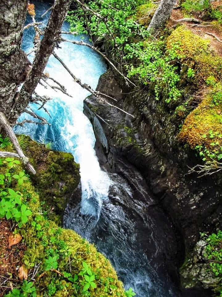 tourquoise river water