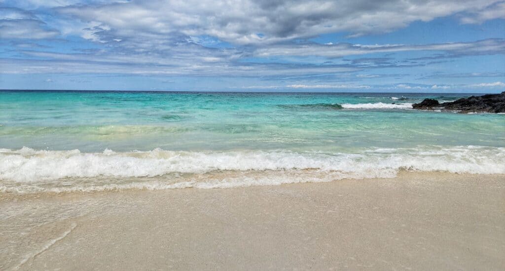turquoise waters at makalawena beach