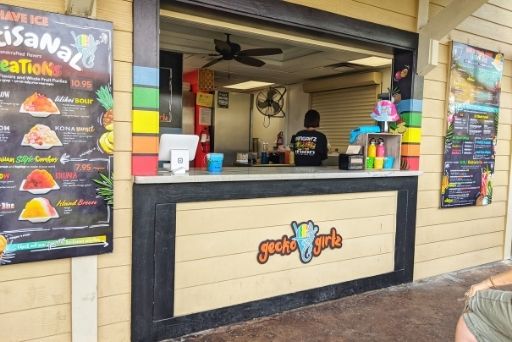 gecko girls shave ice stand is super popular and one of the best shave ice big island