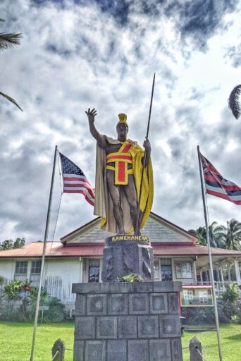 kamehameha statue