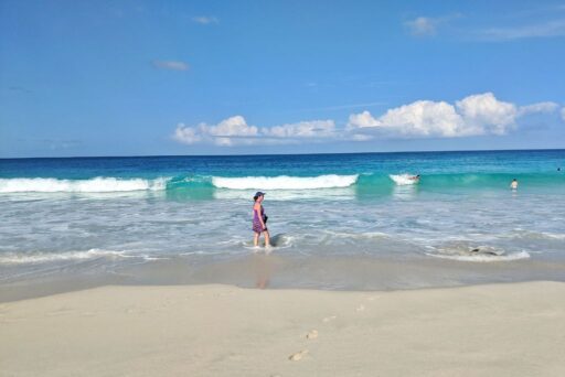 kua bay beach and waves