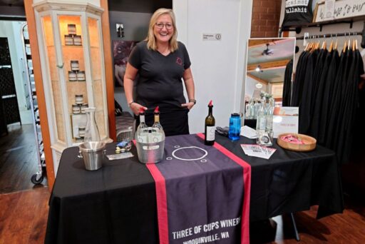 woodinville winery table to sample on snohomish wine walk
