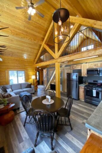 common area in the best Cabins for Rent in Wasilla