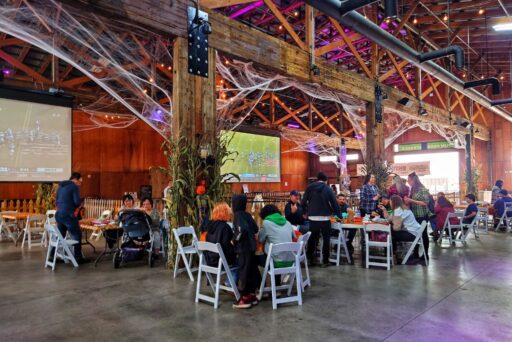 thomas farm barn food court