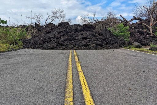 2018 volcanic eruption lava crossing road