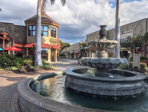 queens marketplace