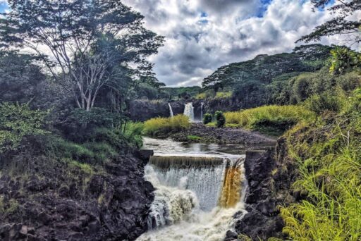 wailuku falls in hilo