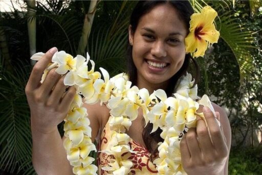 lei greeting at the airport