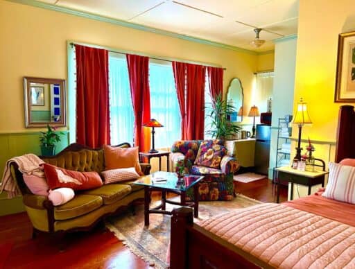 aloha boutique hotel queen suite is one of the best places to stay on the Big Island for couples