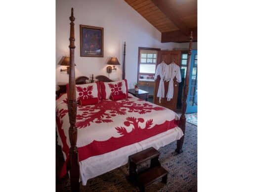 kilauea lodge room is one of the best places to stay on the Big Island for couples