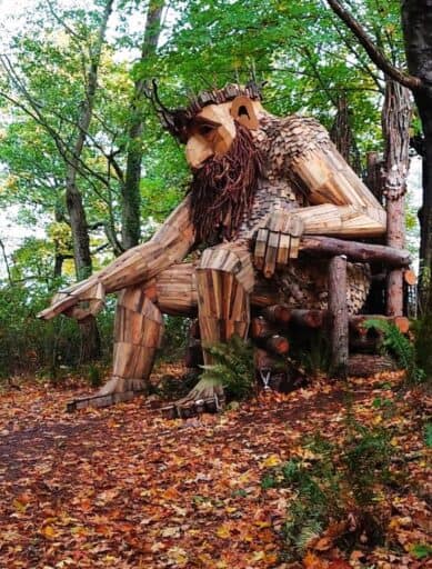 full shot of oscar the birdking pnw troll