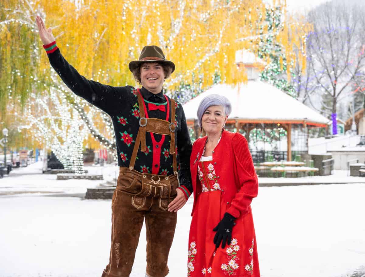 tom and coco from bavarian walking tour in leavenworth washington on the winter wonderland walking tour